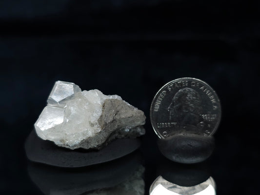 #33609 Super clear Nailhead Spar Calcite tiny cluster