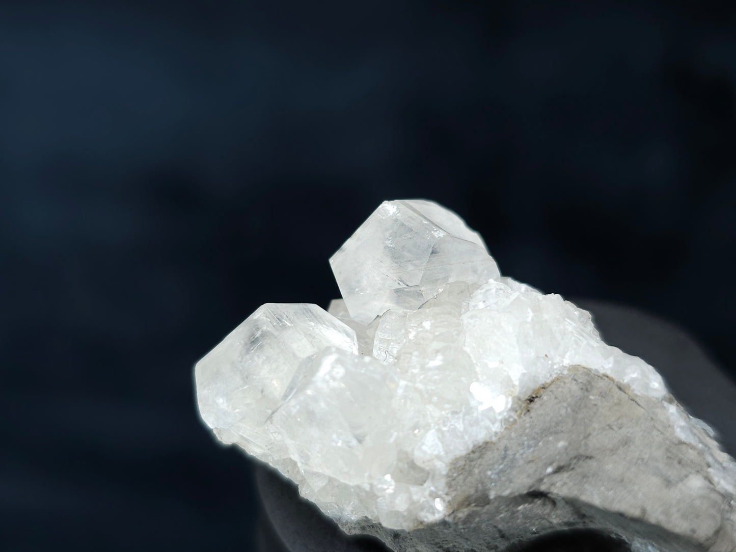 #33609 Super clear Nailhead Spar Calcite tiny cluster
