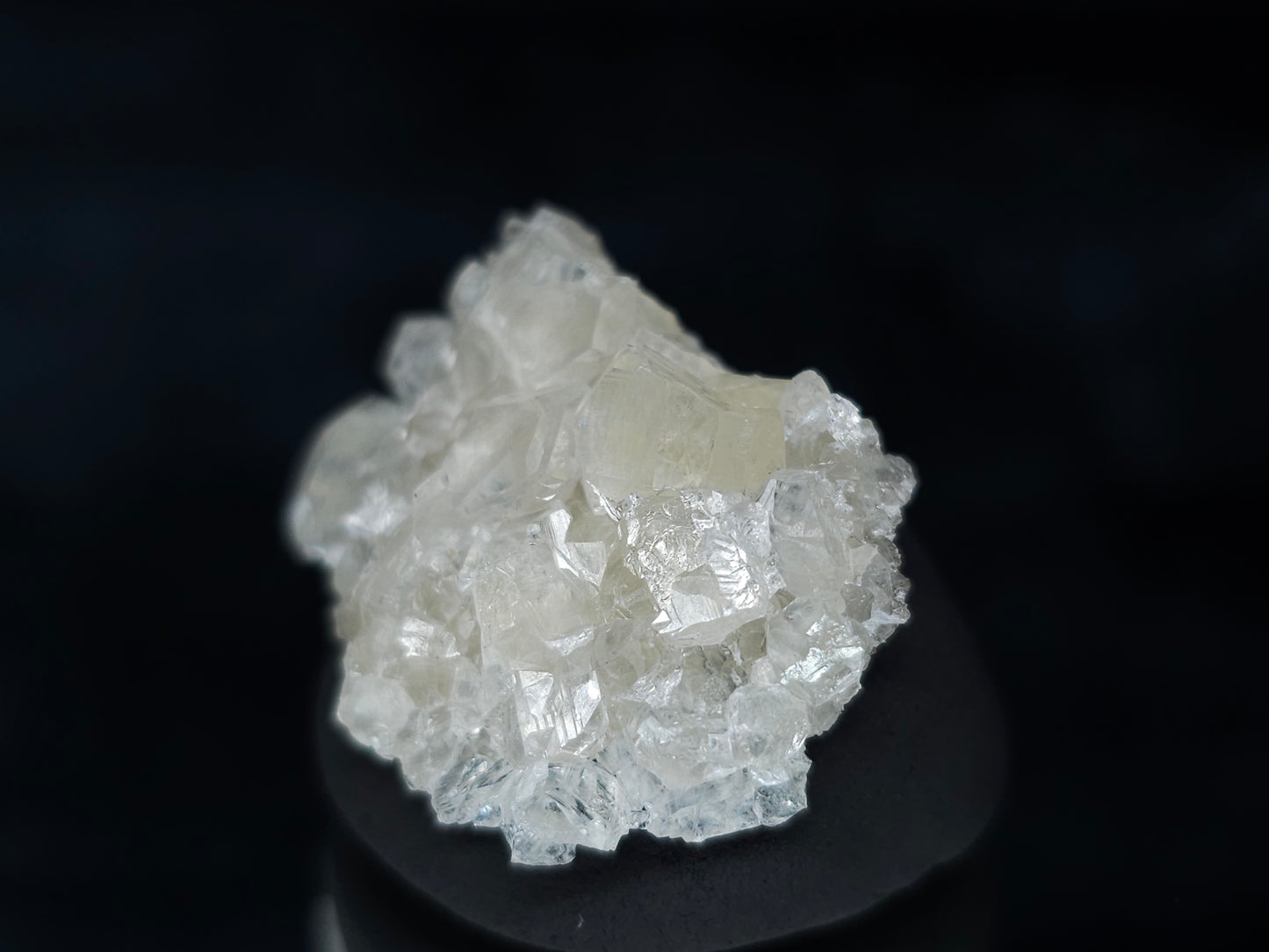#33611 Super clear Nailhead Spar Calcite tiny cluster