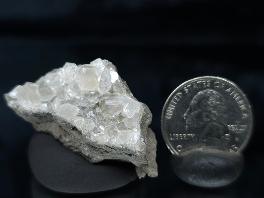 #33612 Super clear Nailhead Spar Calcite tiny cluster