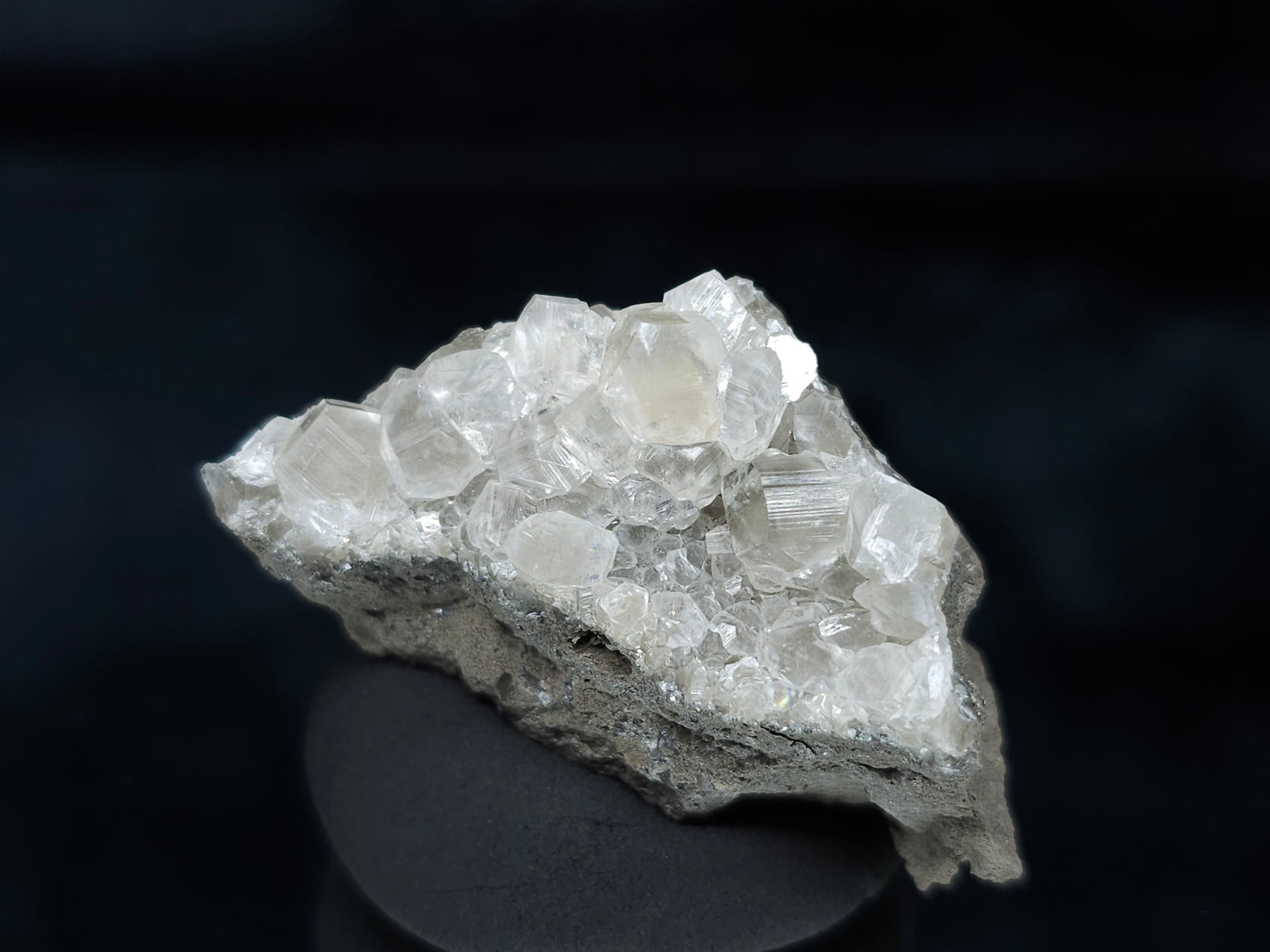 #33612 Super clear Nailhead Spar Calcite tiny cluster