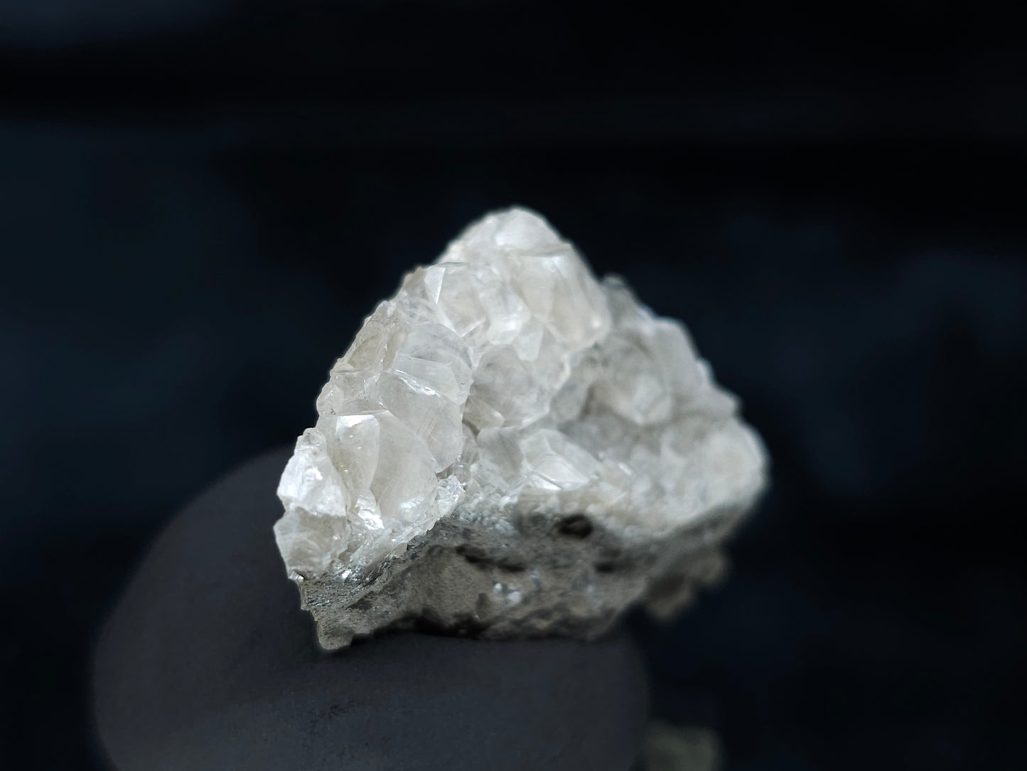 #33612 Super clear Nailhead Spar Calcite tiny cluster