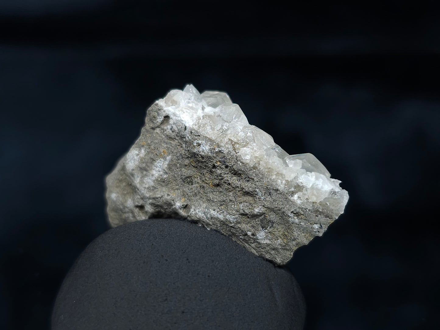 #33612 Super clear Nailhead Spar Calcite tiny cluster