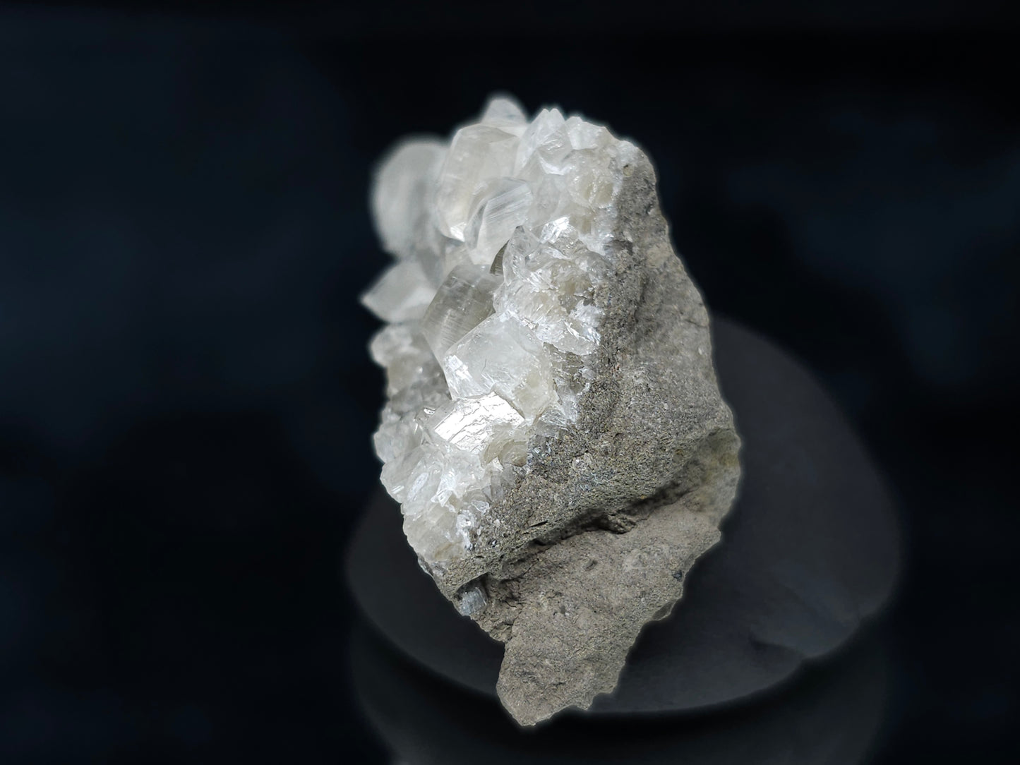 #33612 Super clear Nailhead Spar Calcite tiny cluster
