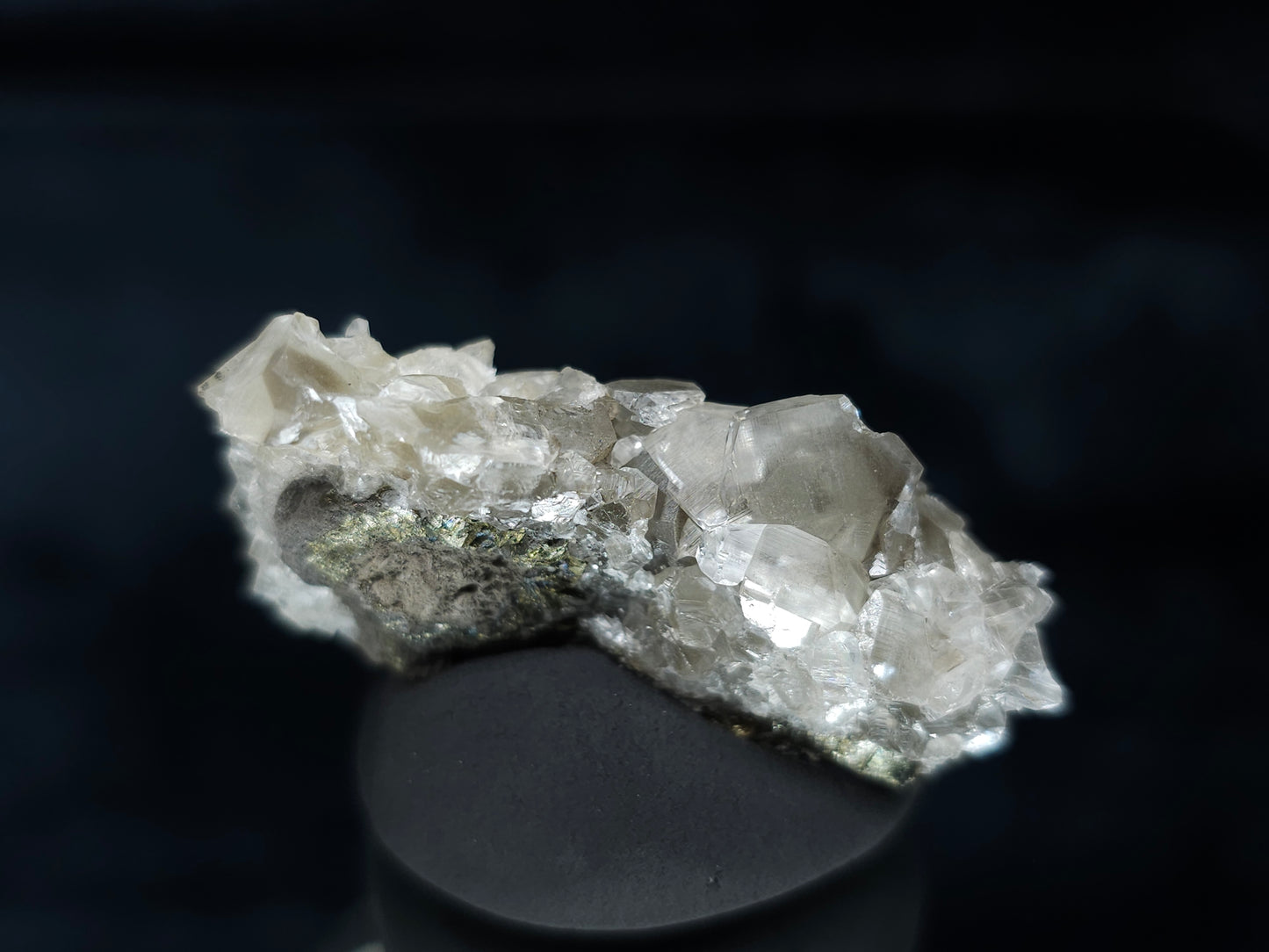 #33613 Super clear Nailhead Spar Calcite tiny cluster