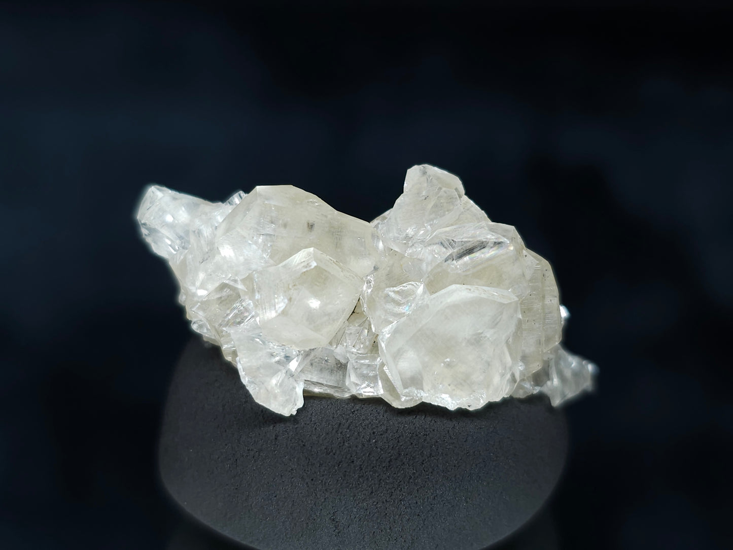 #33614 Super clear Nailhead Spar Calcite tiny cluster