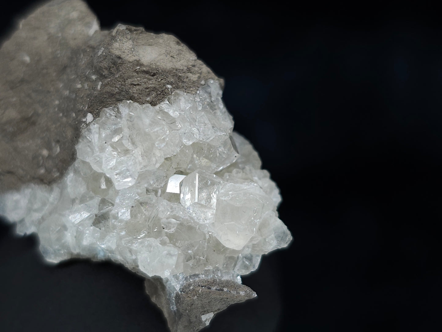 #33616 Super clear Nailhead Spar Calcite tiny cluster