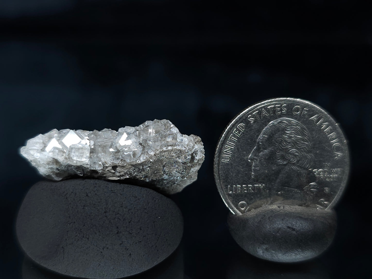 #33618 Super clear Nailhead Spar Calcite tiny cluster
