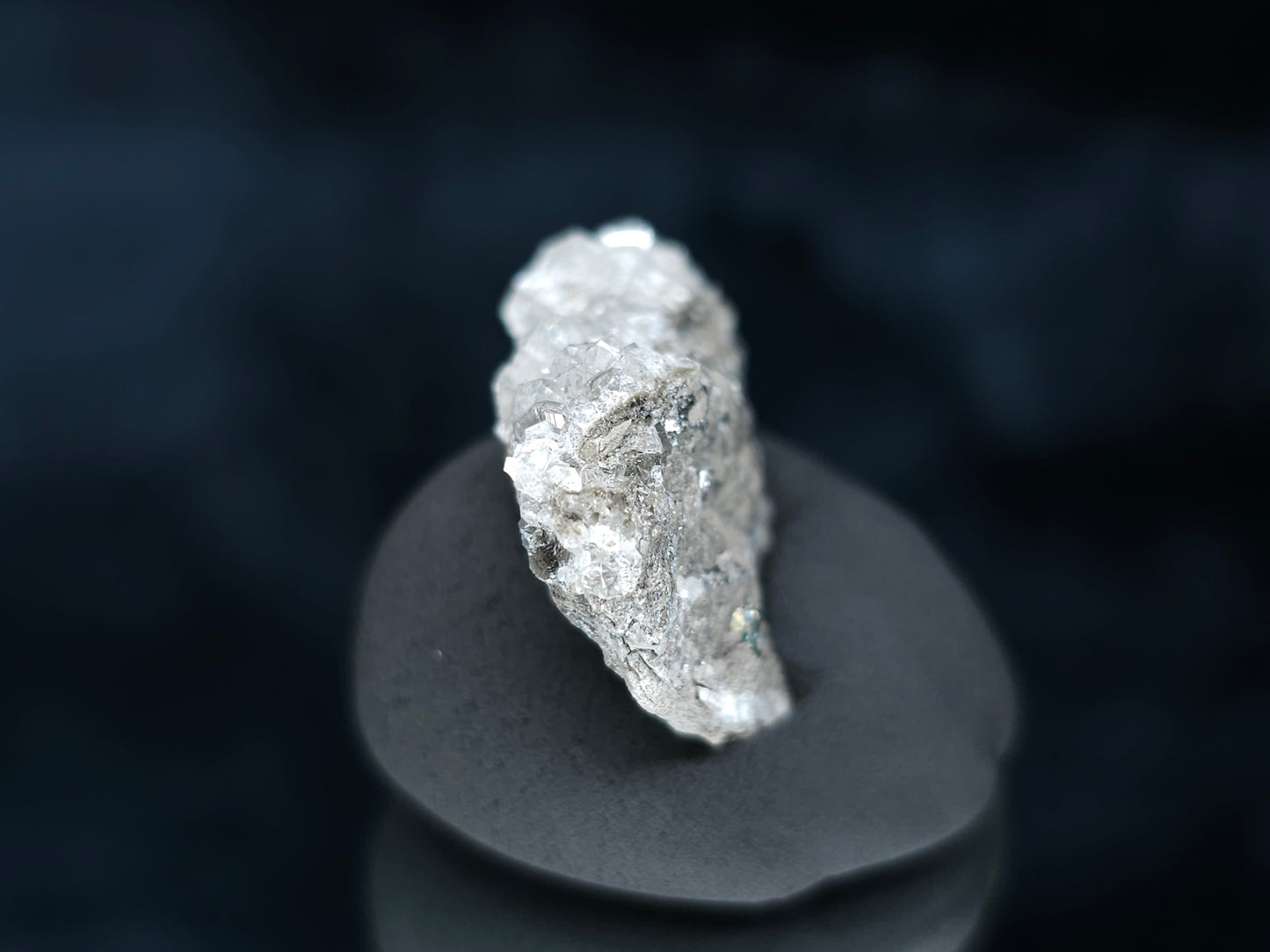 #33618 Super clear Nailhead Spar Calcite tiny cluster