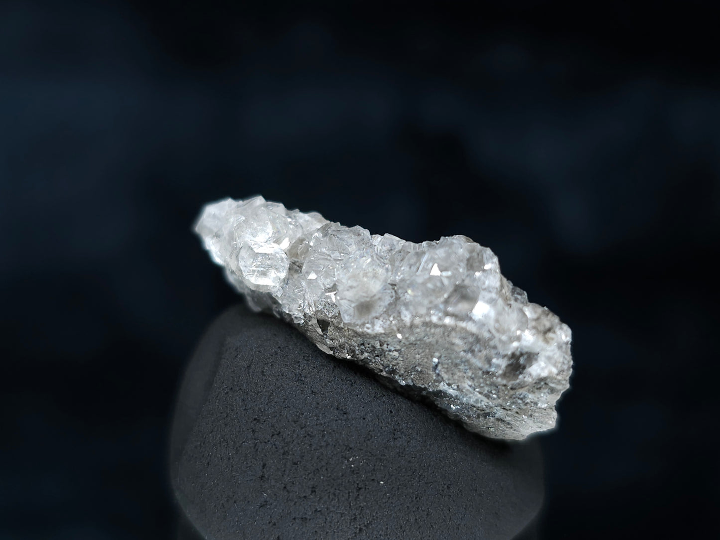 #33618 Super clear Nailhead Spar Calcite tiny cluster
