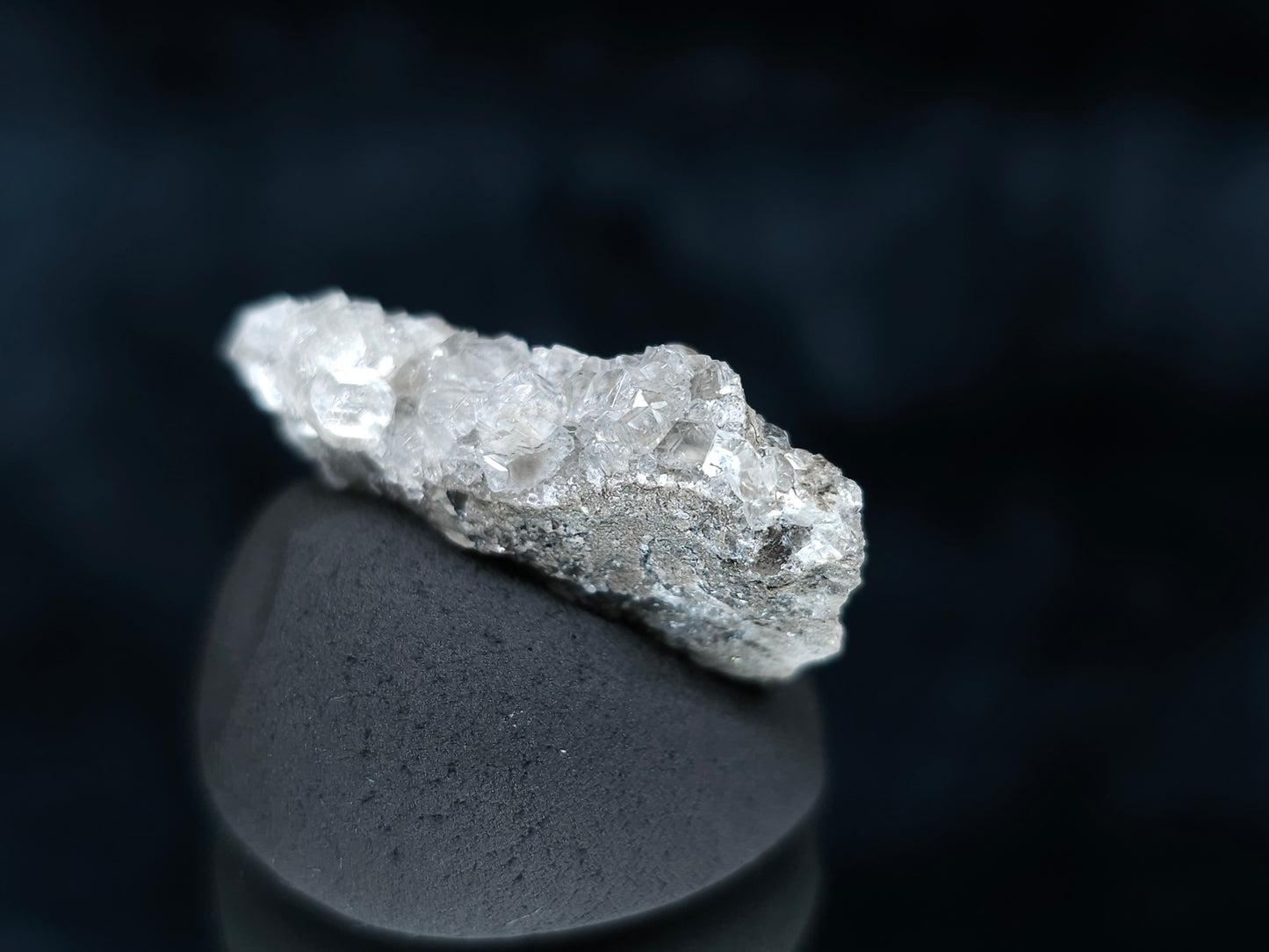 #33618 Super clear Nailhead Spar Calcite tiny cluster