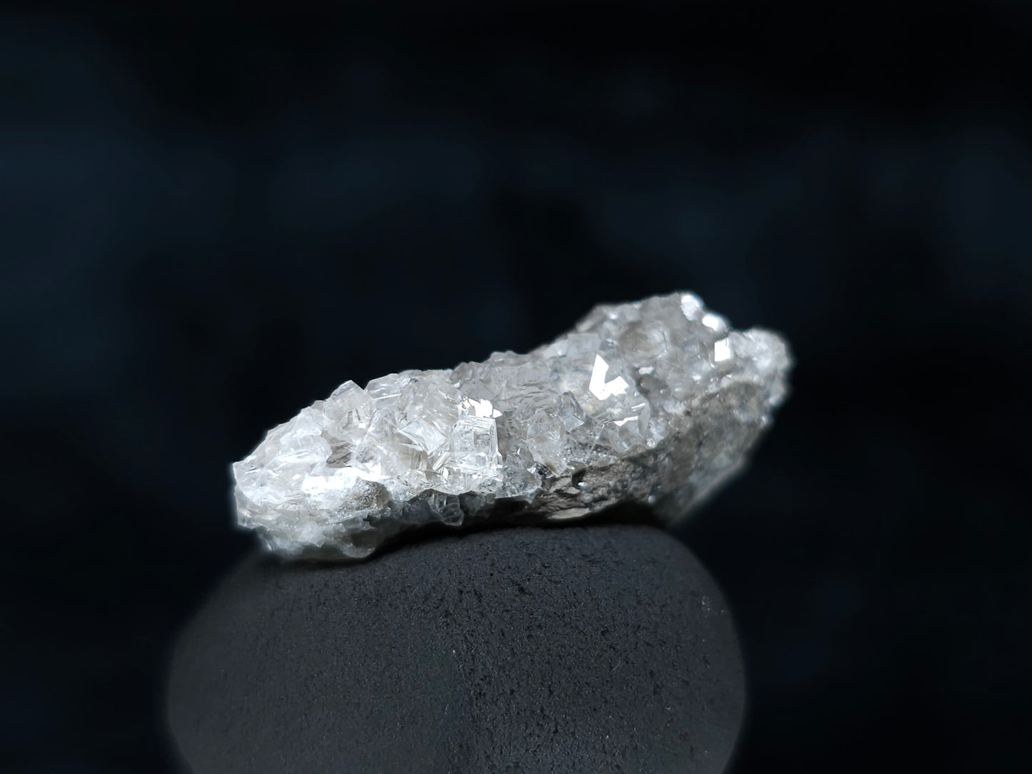 #33618 Super clear Nailhead Spar Calcite tiny cluster