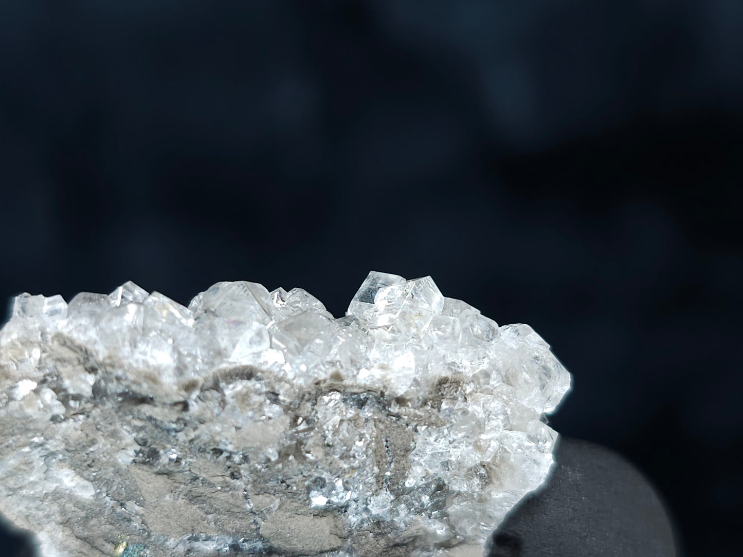 #33618 Super clear Nailhead Spar Calcite tiny cluster