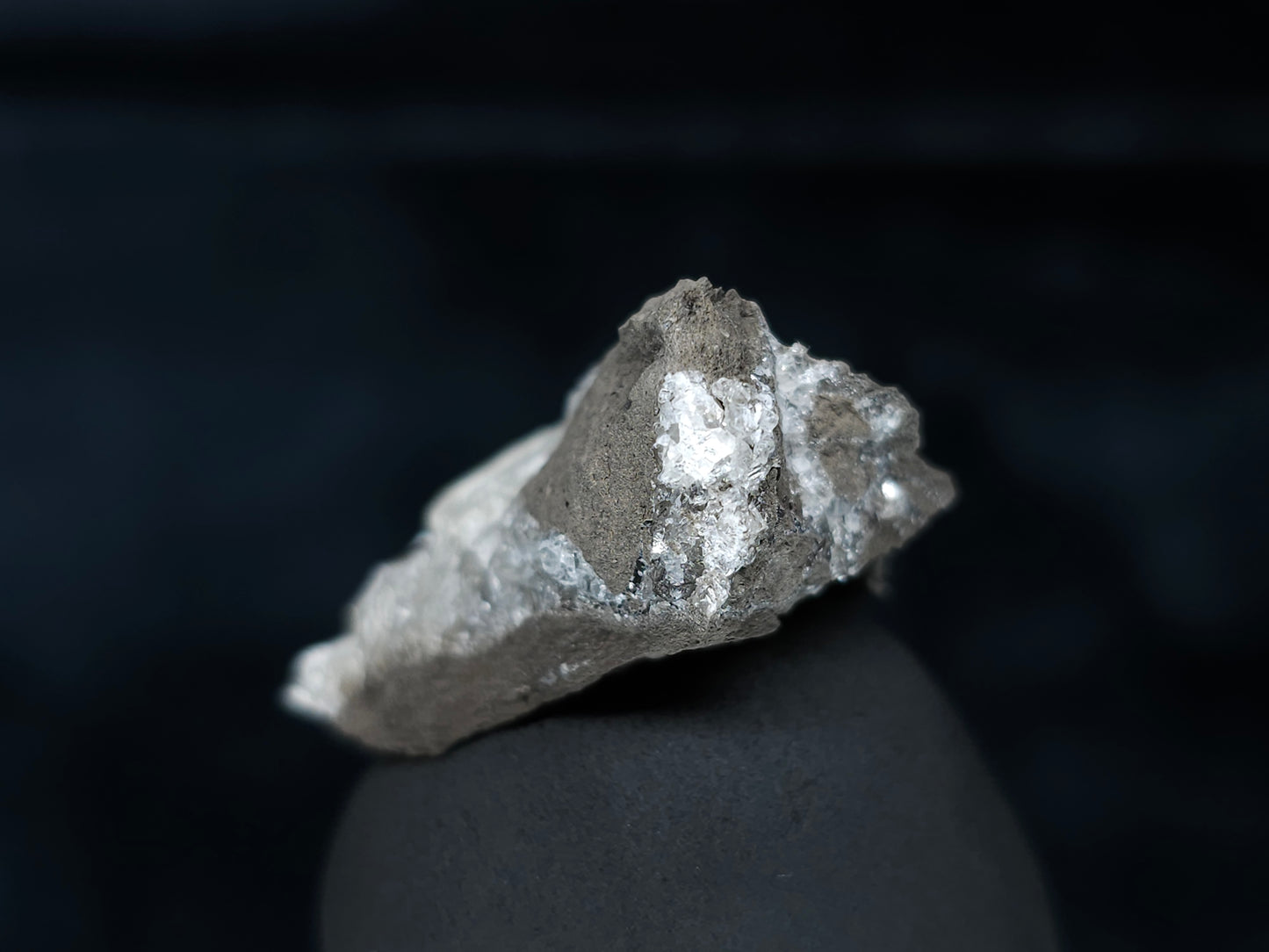 #33619 Super clear Nailhead Spar Calcite tiny cluster