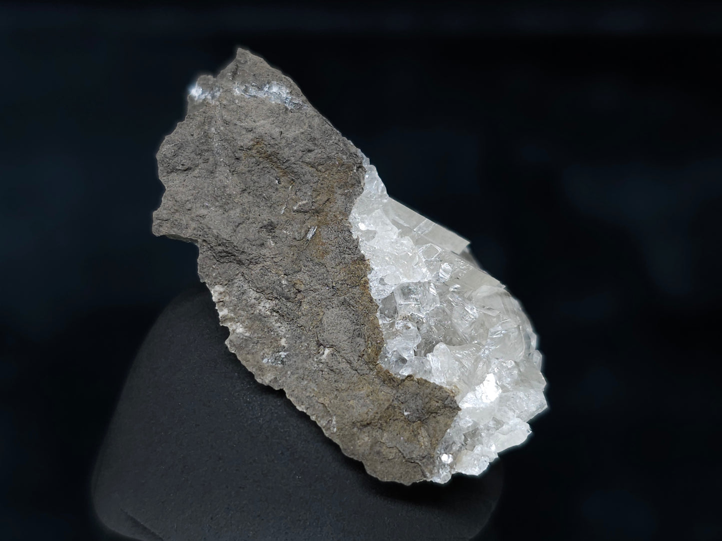 #33619 Super clear Nailhead Spar Calcite tiny cluster