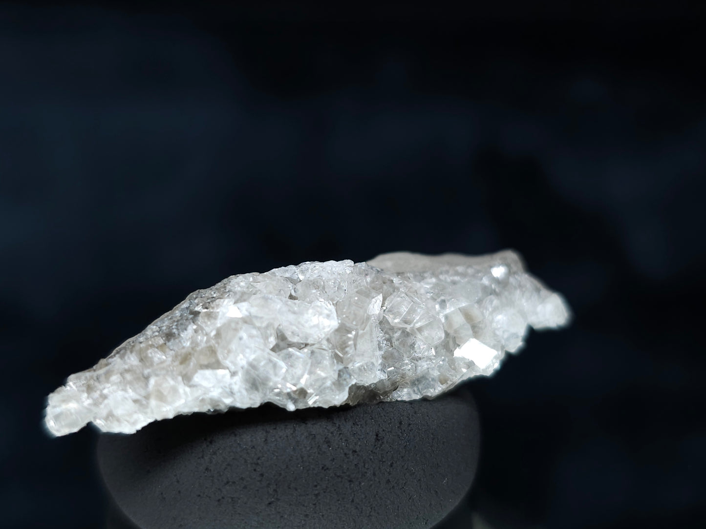 #33620 Super clear Nailhead Spar Calcite tiny cluster