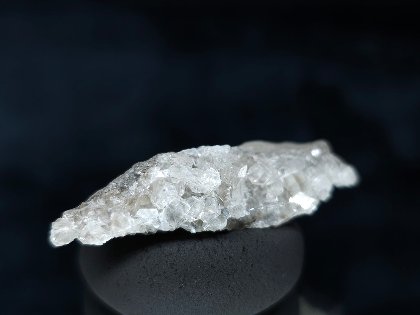 #33620 Super clear Nailhead Spar Calcite tiny cluster