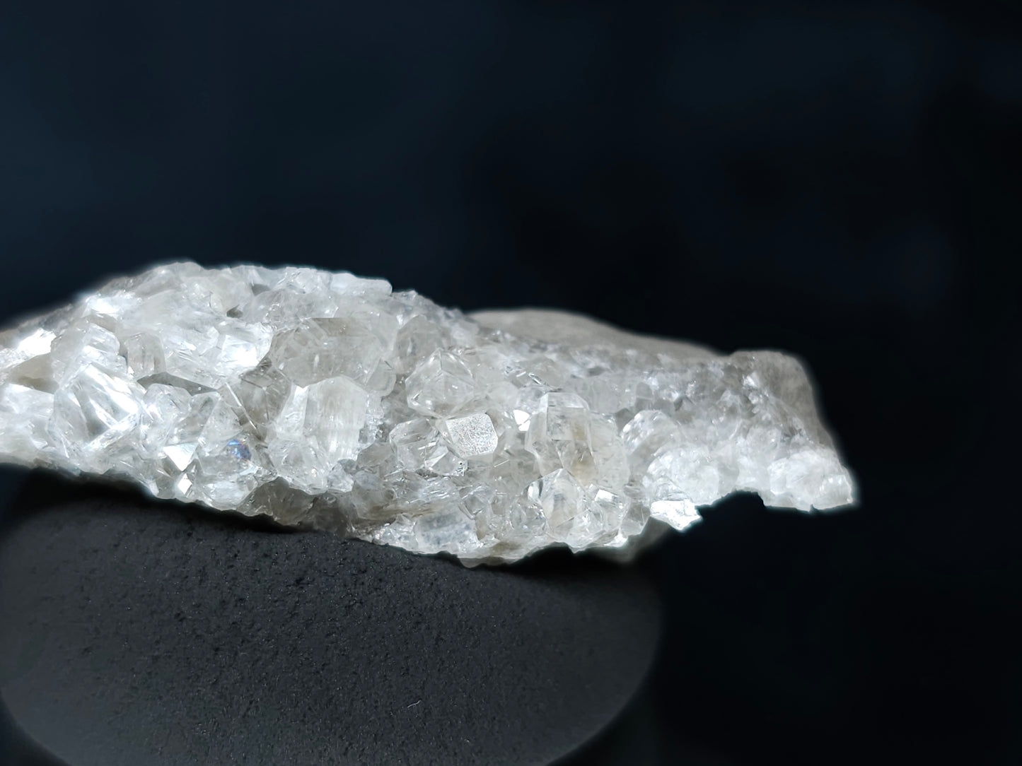 #33620 Super clear Nailhead Spar Calcite tiny cluster