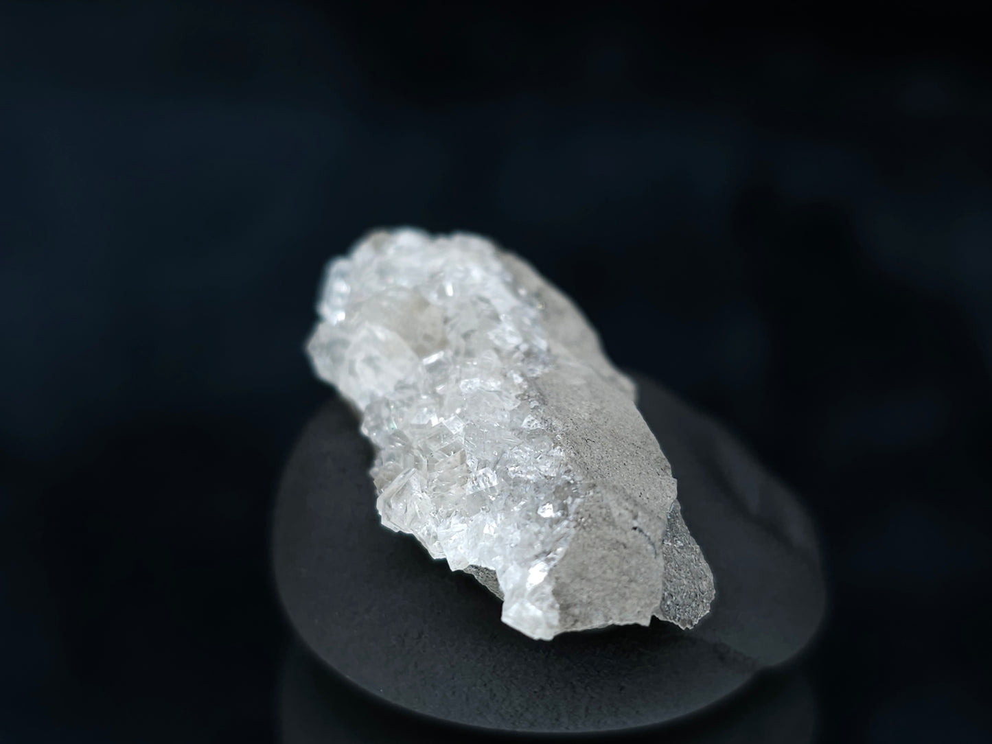 #33620 Super clear Nailhead Spar Calcite tiny cluster