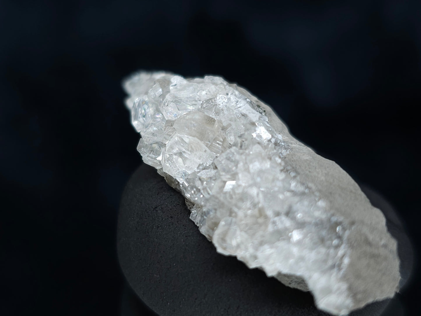 #33620 Super clear Nailhead Spar Calcite tiny cluster