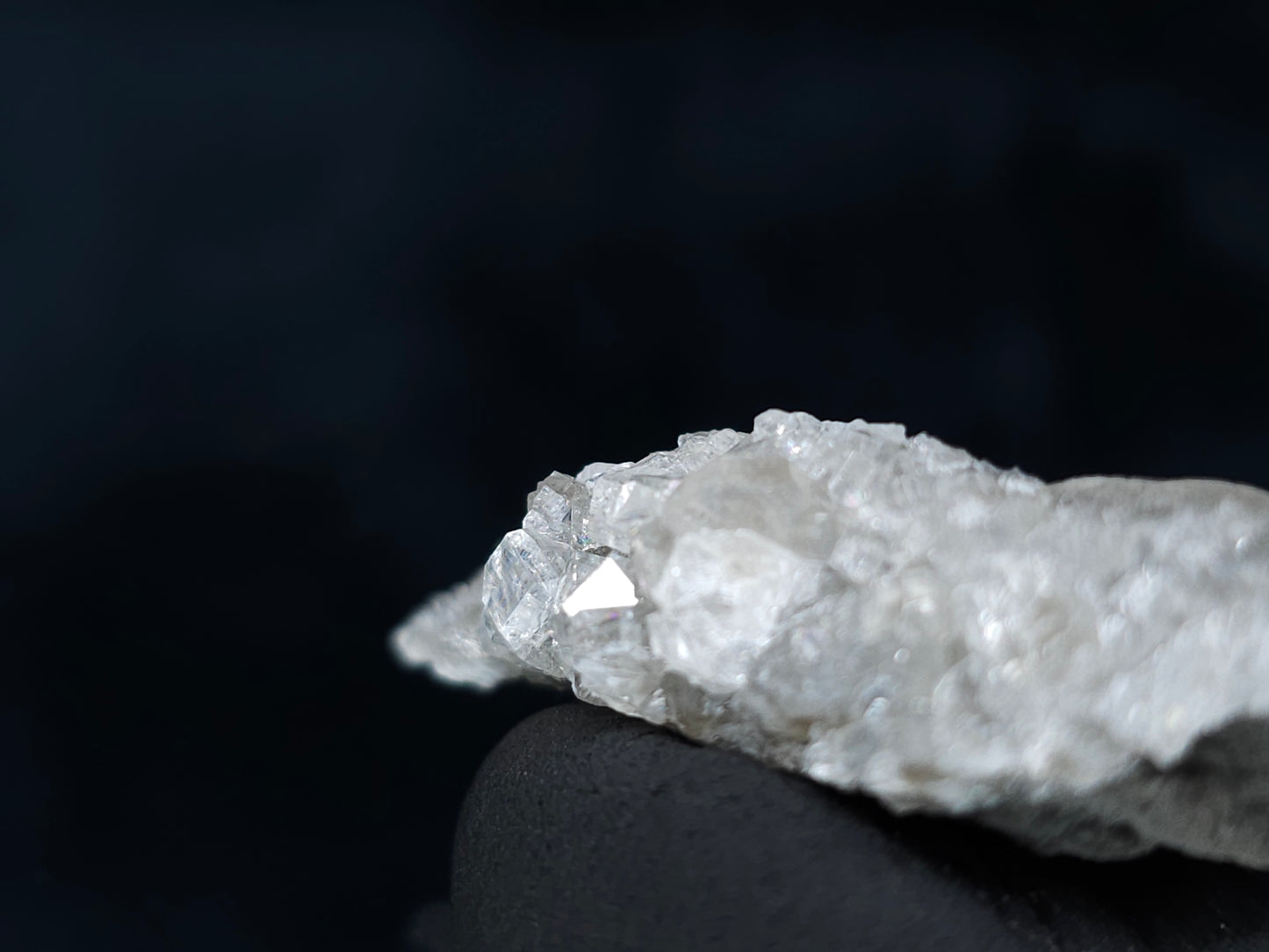 #33620 Super clear Nailhead Spar Calcite tiny cluster