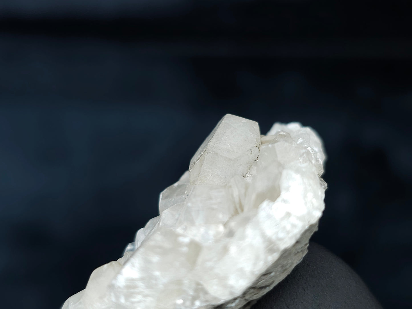 #33622 Super clear Nailhead Spar Calcite tiny cluster