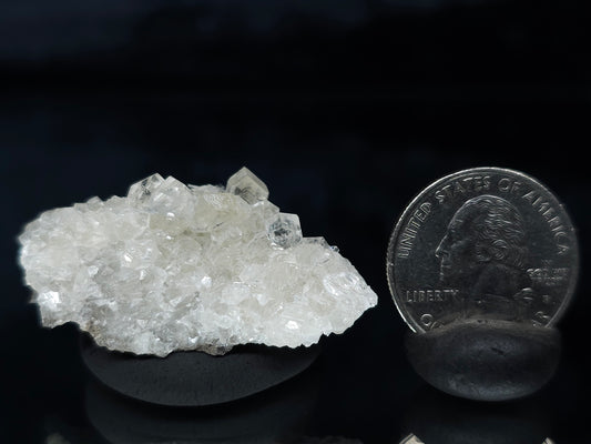 #33623 Super clear Nailhead Spar Calcite tiny cluster