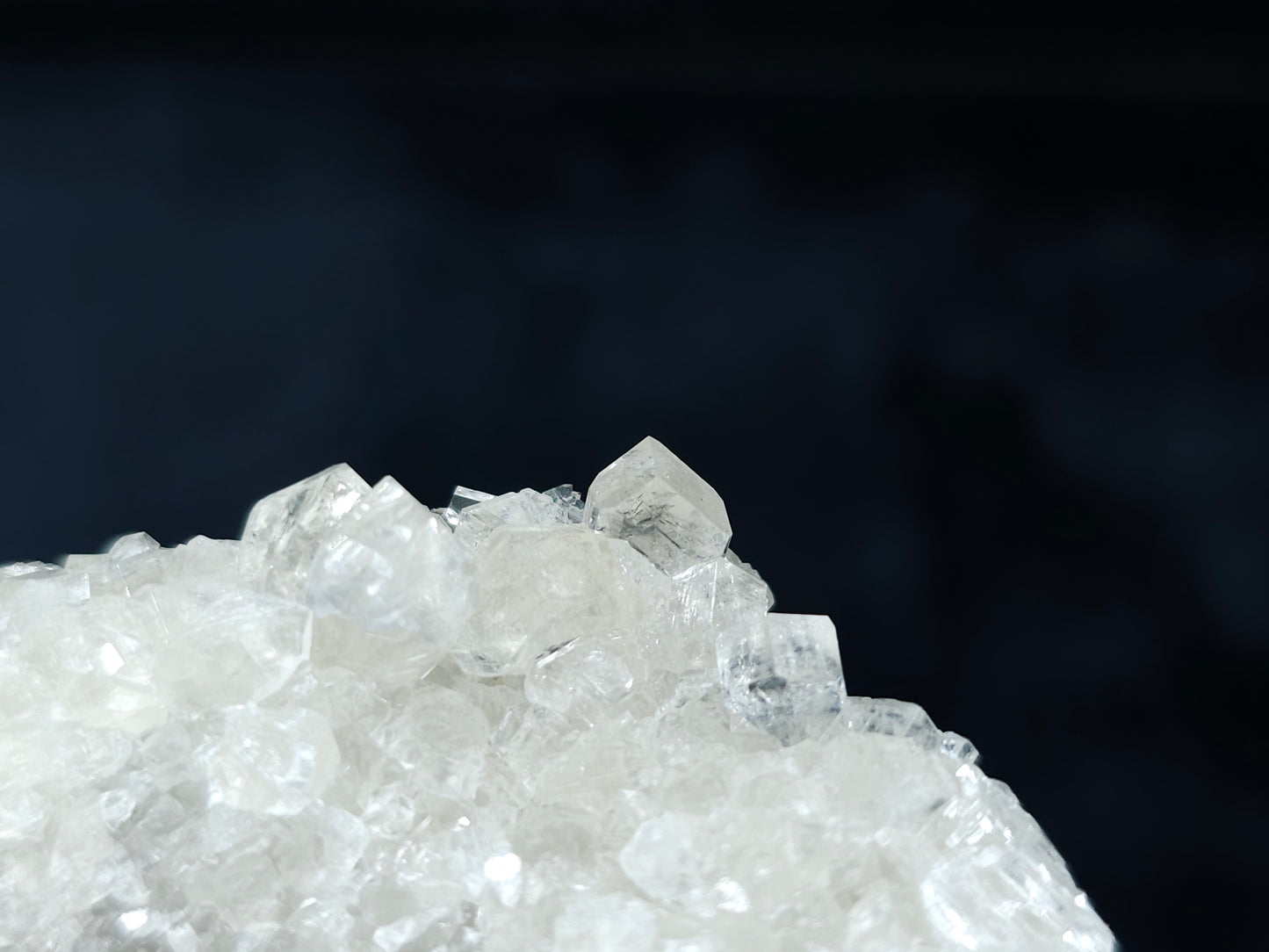 #33623 Super clear Nailhead Spar Calcite tiny cluster