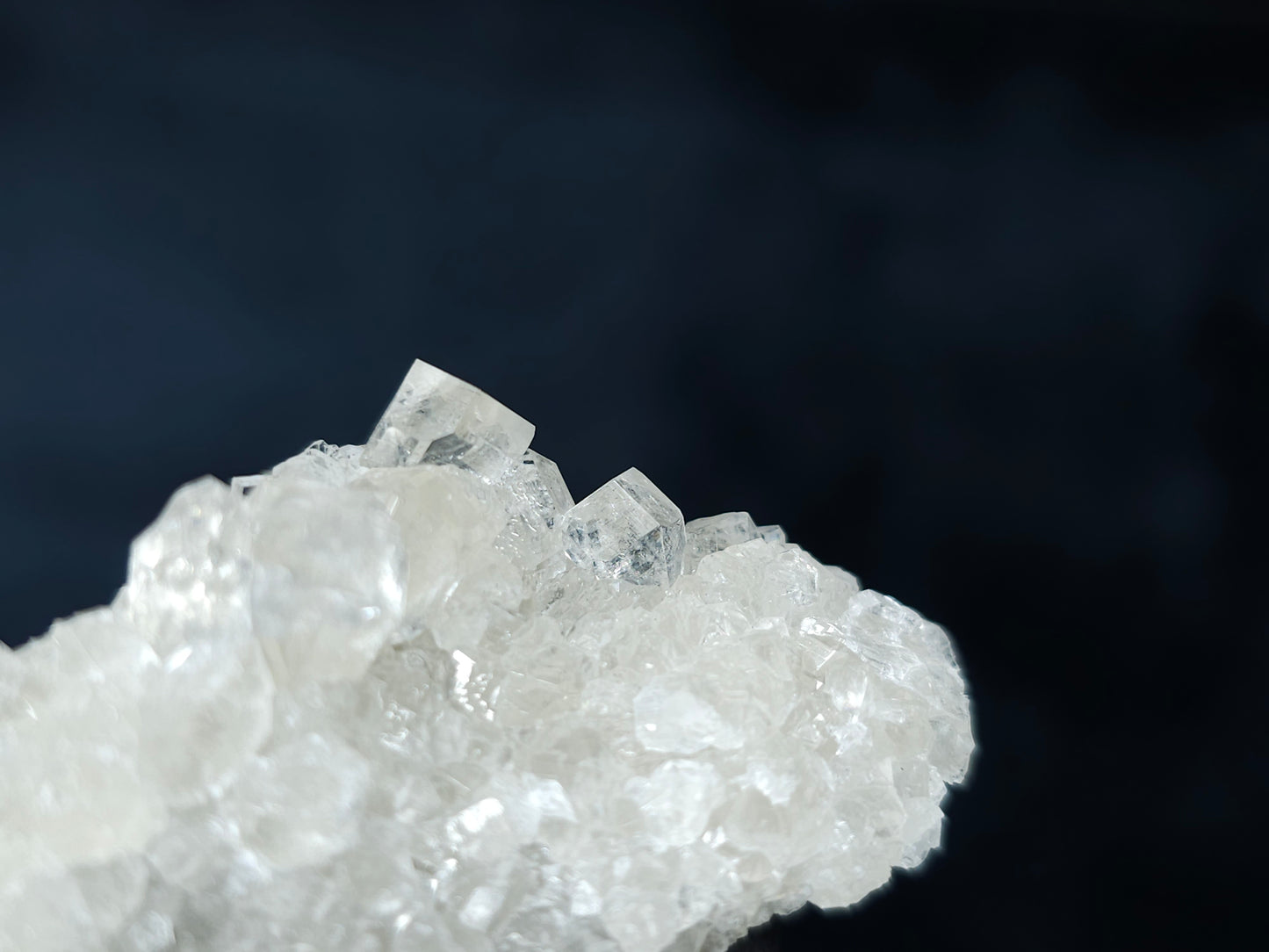 #33623 Super clear Nailhead Spar Calcite tiny cluster