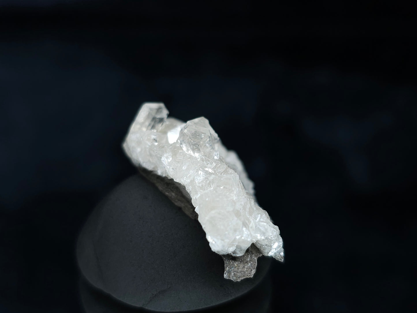 #33623 Super clear Nailhead Spar Calcite tiny cluster