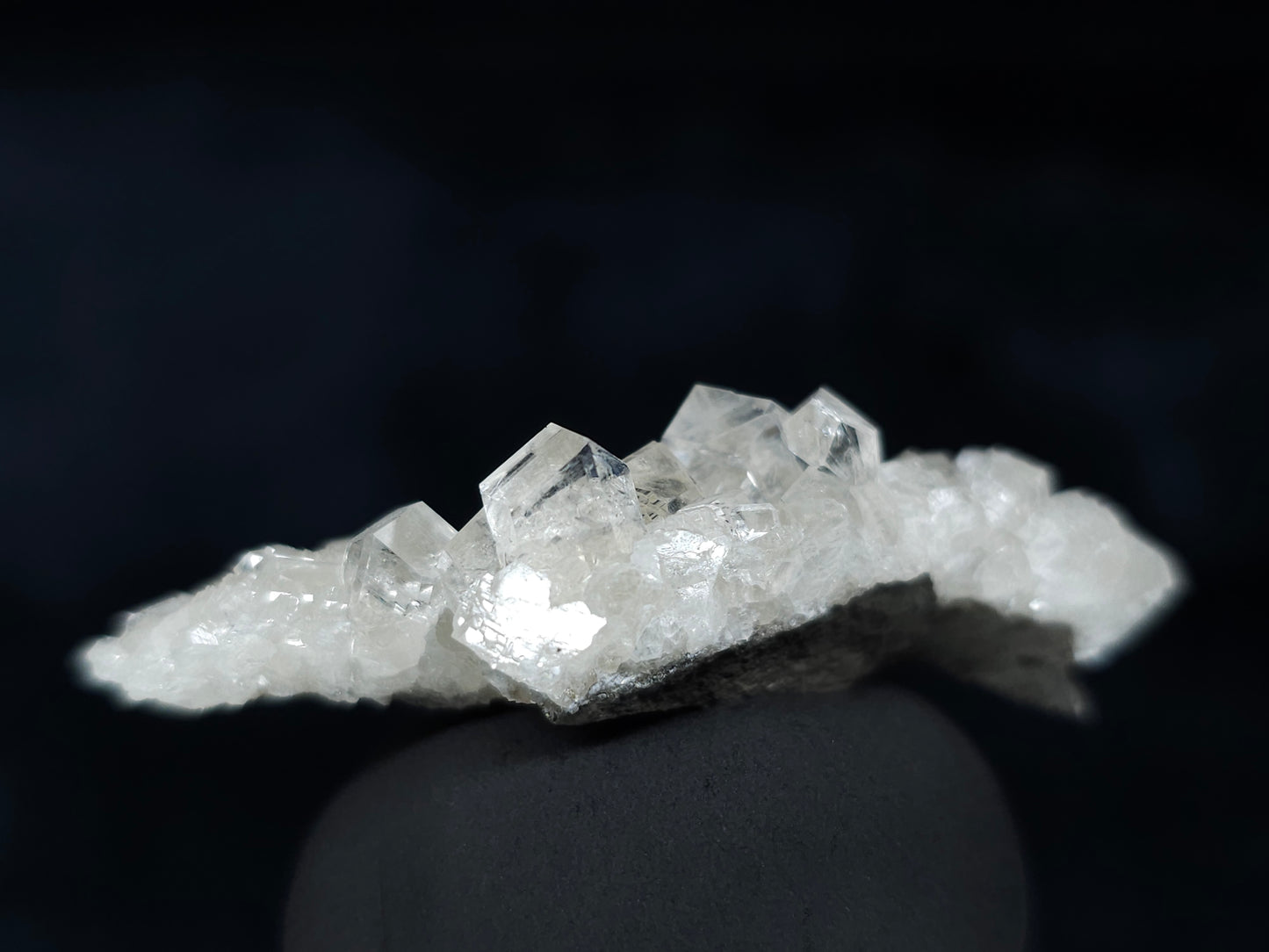 #33623 Super clear Nailhead Spar Calcite tiny cluster