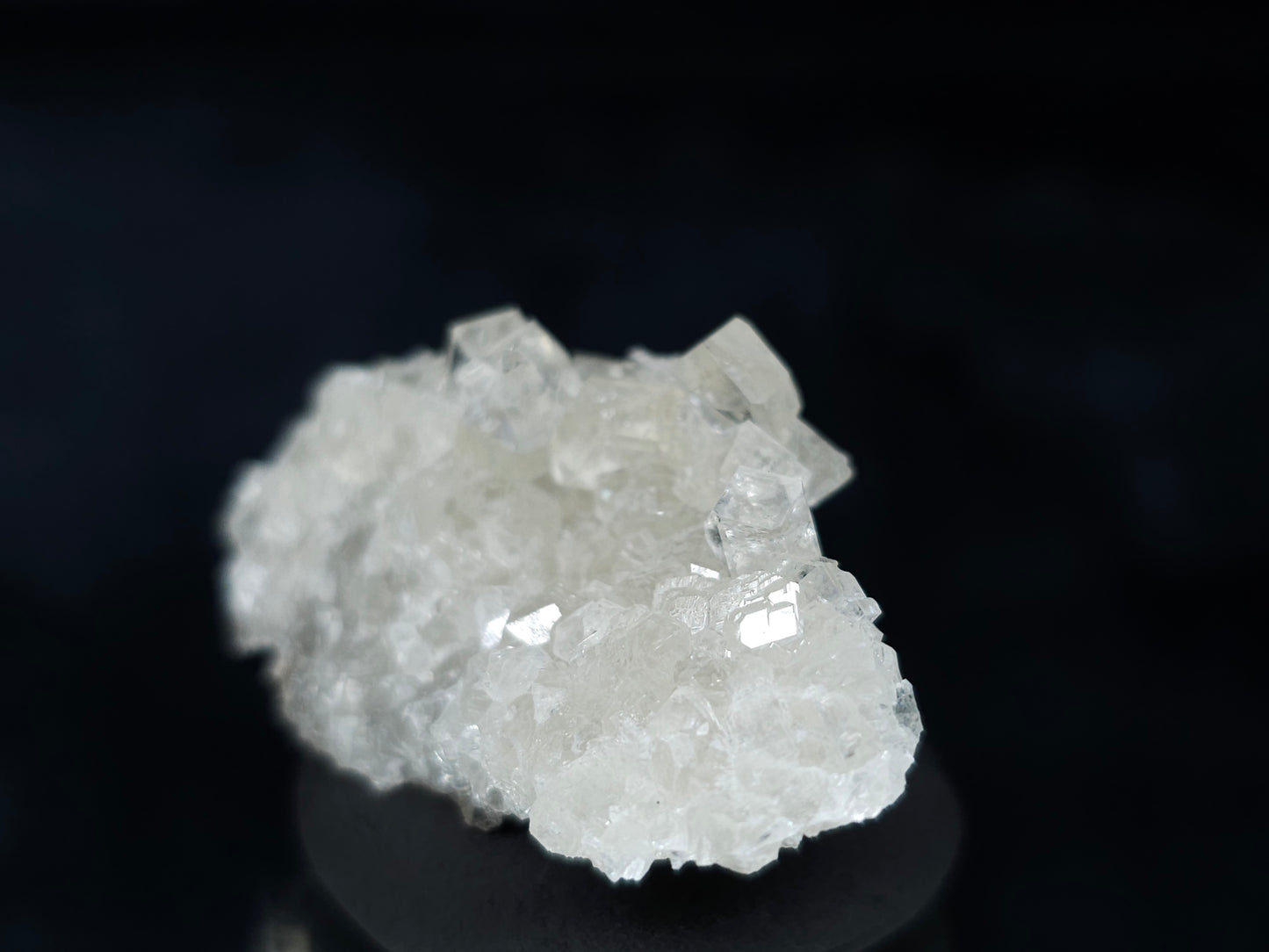 #33623 Super clear Nailhead Spar Calcite tiny cluster