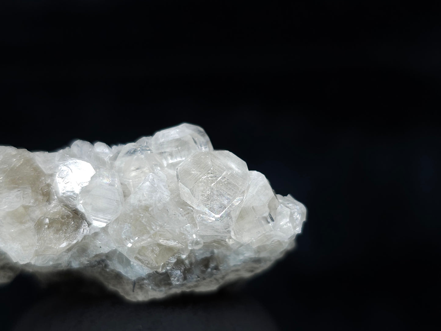 #33627 Super clear Nailhead Spar Calcite tiny cluster