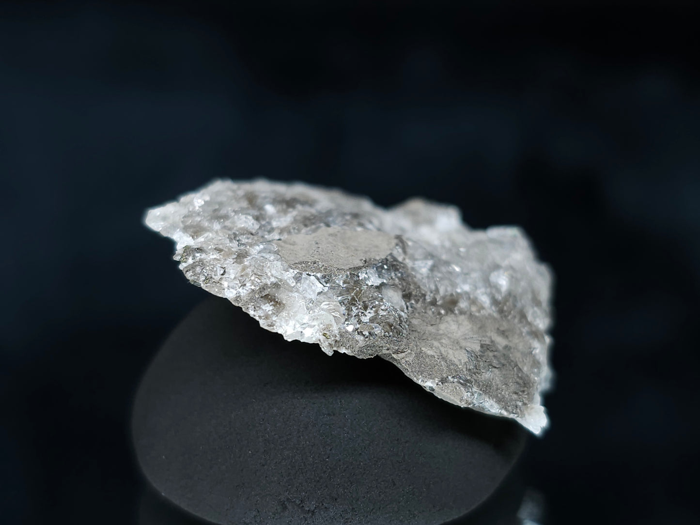 #33628 Super clear Nailhead Spar Calcite tiny cluster