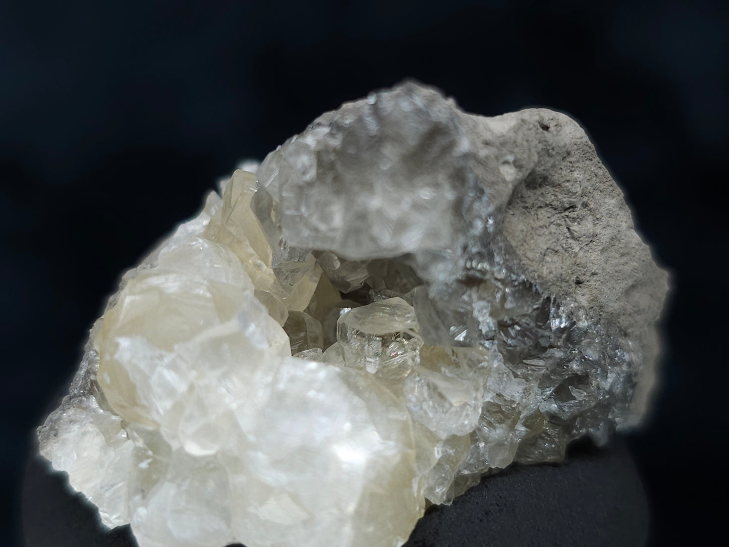 #33629  Super clear Nailhead Spar Calcite tiny cluster