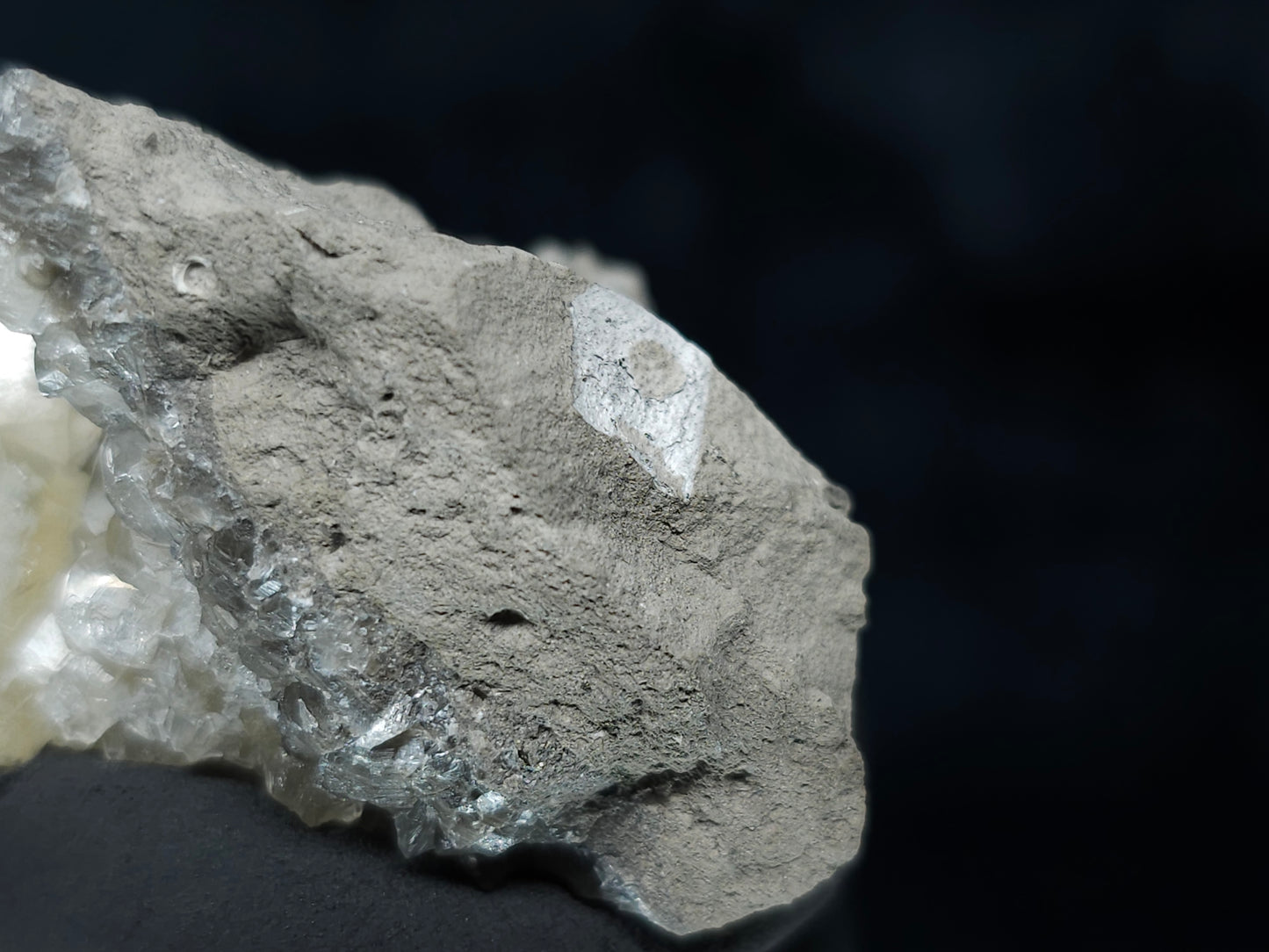 #33629  Super clear Nailhead Spar Calcite tiny cluster