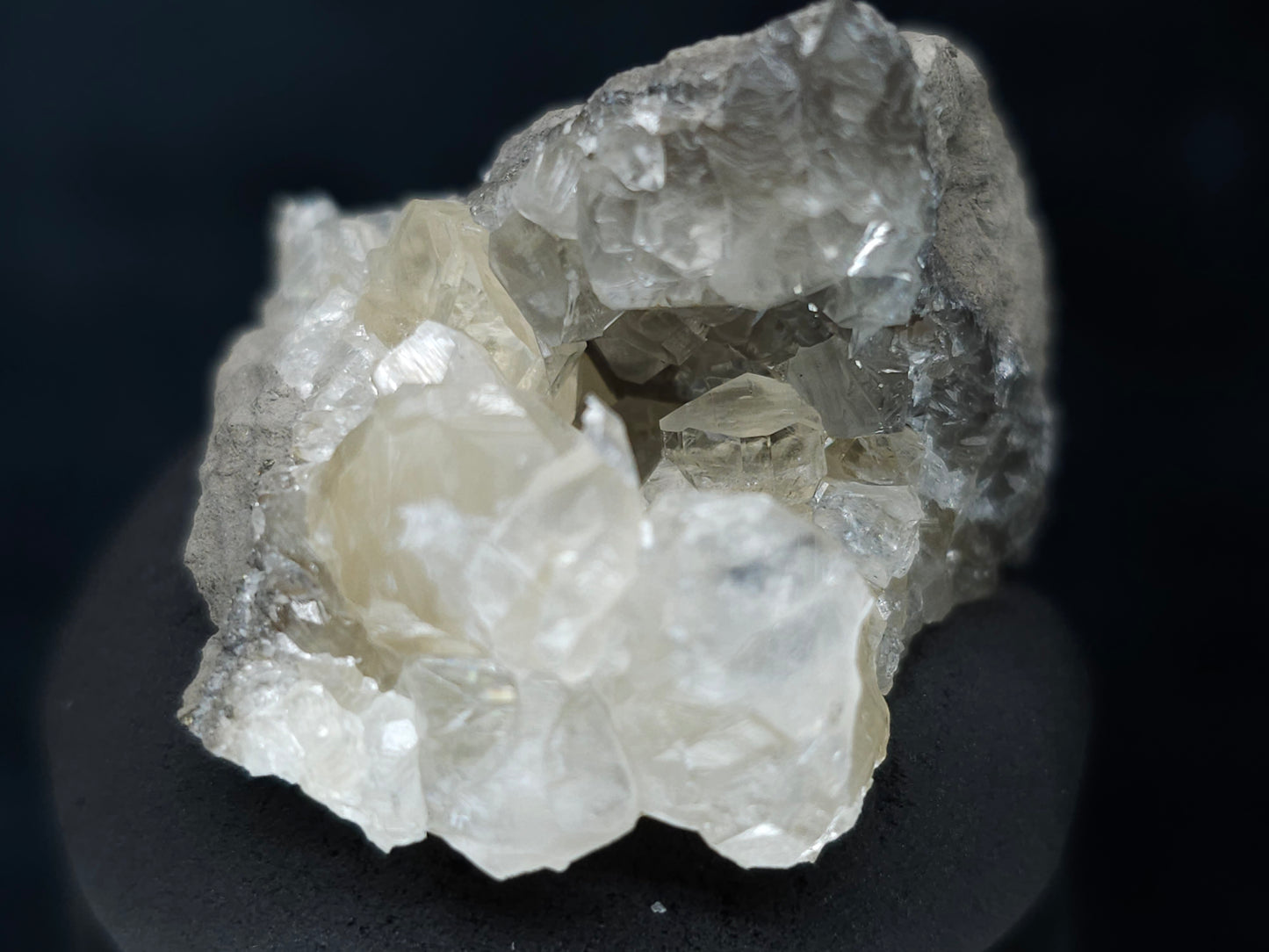 #33629  Super clear Nailhead Spar Calcite tiny cluster