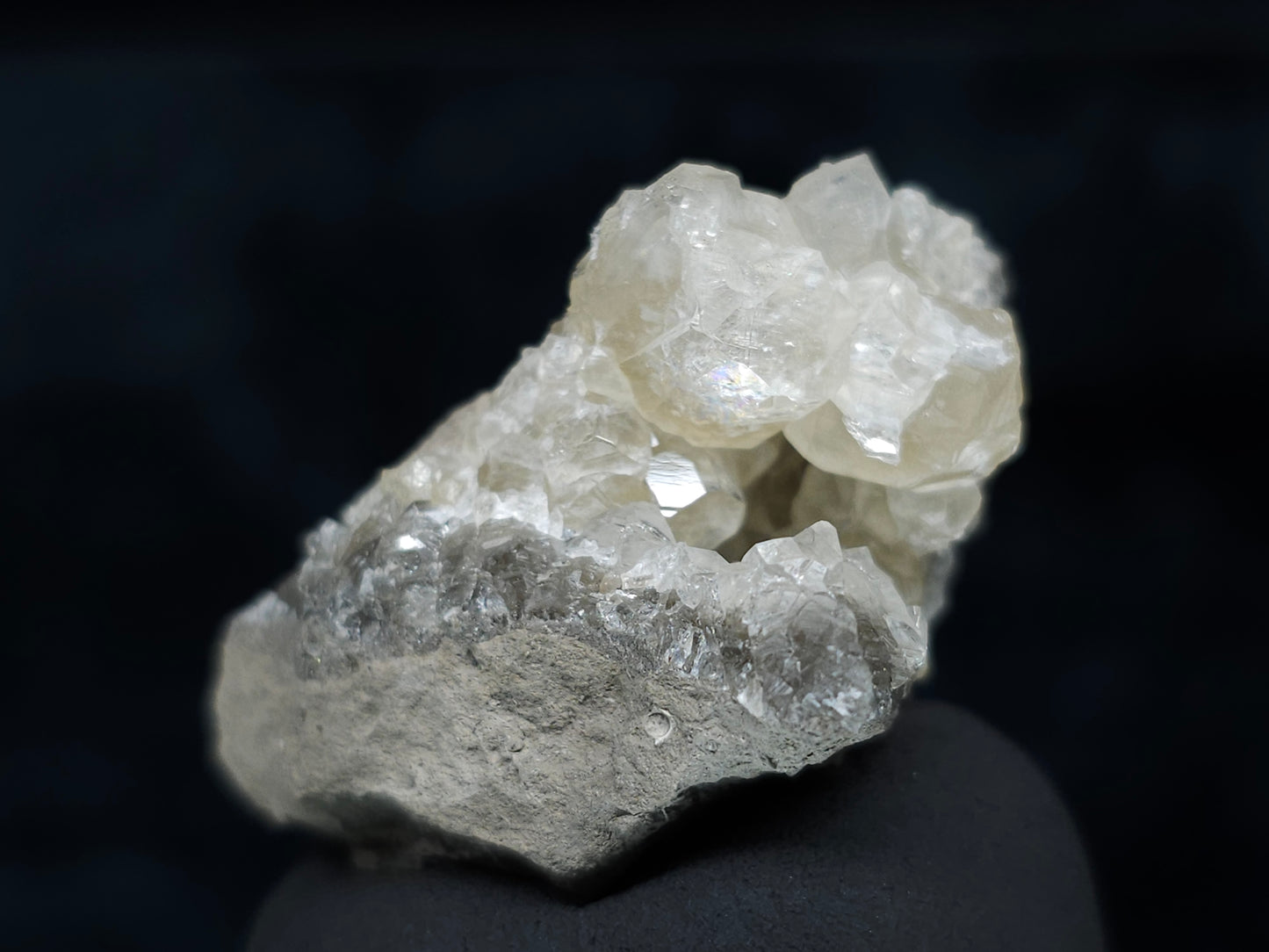 #33629  Super clear Nailhead Spar Calcite tiny cluster