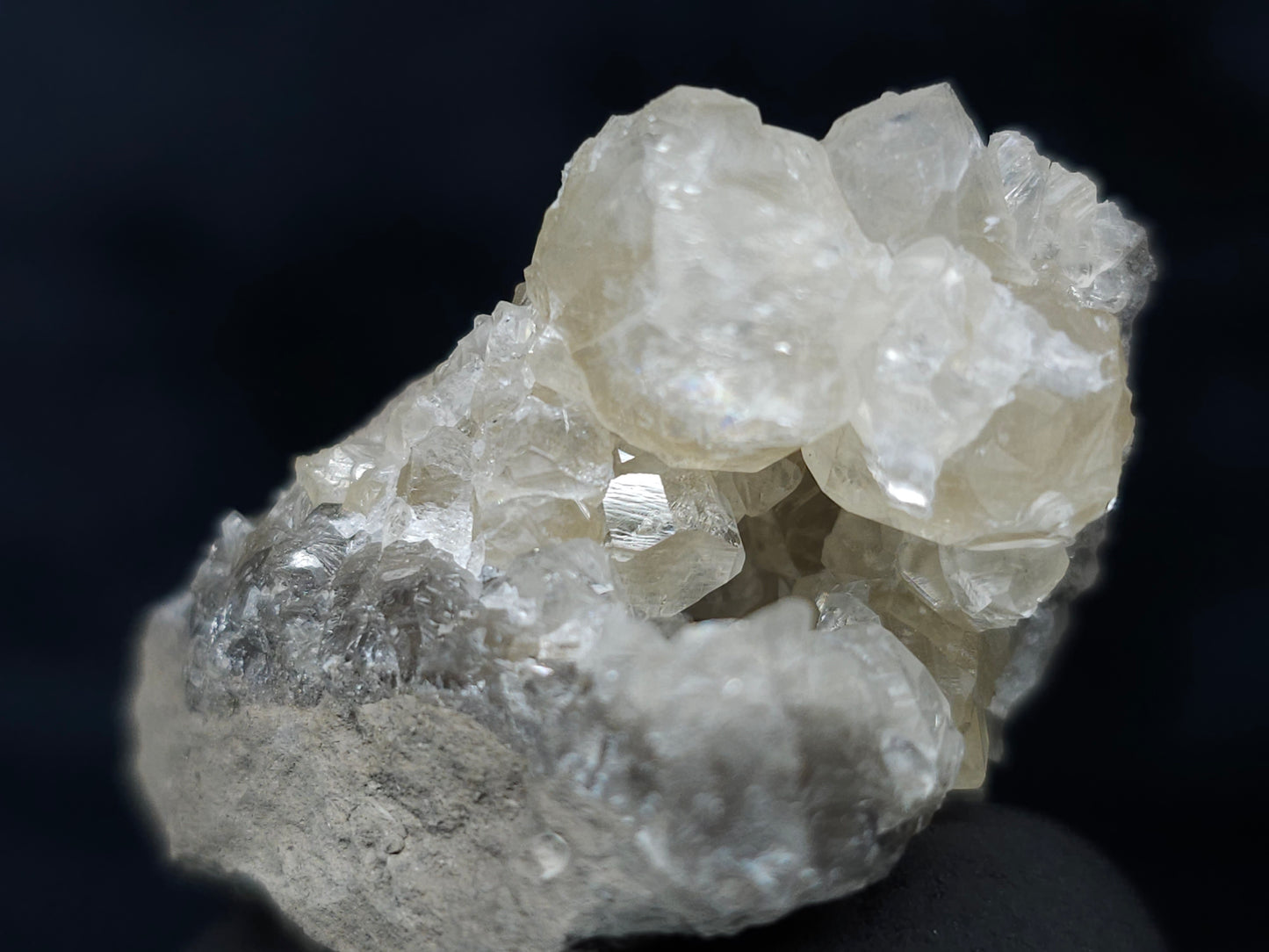 #33629  Super clear Nailhead Spar Calcite tiny cluster