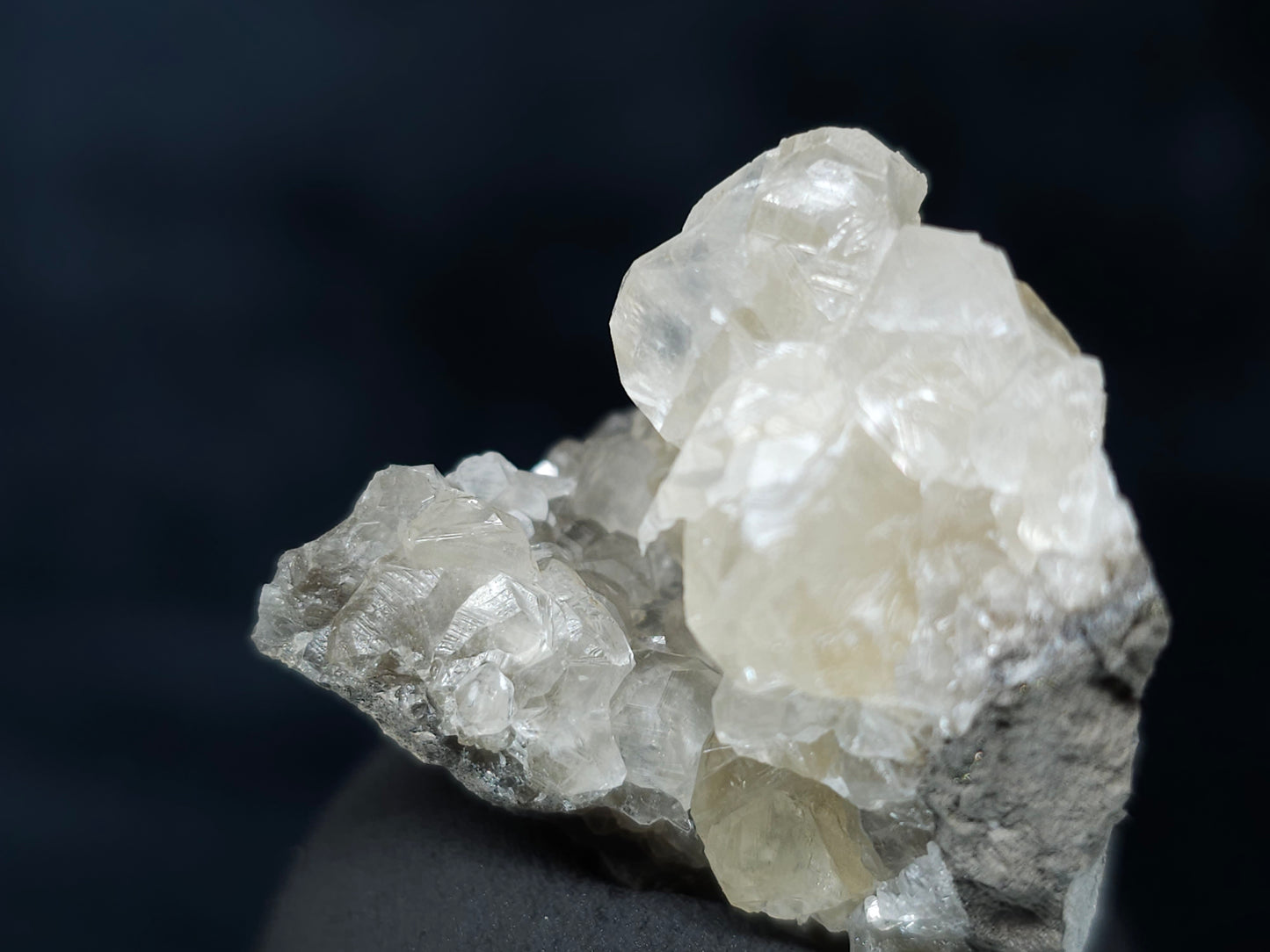 #33629  Super clear Nailhead Spar Calcite tiny cluster