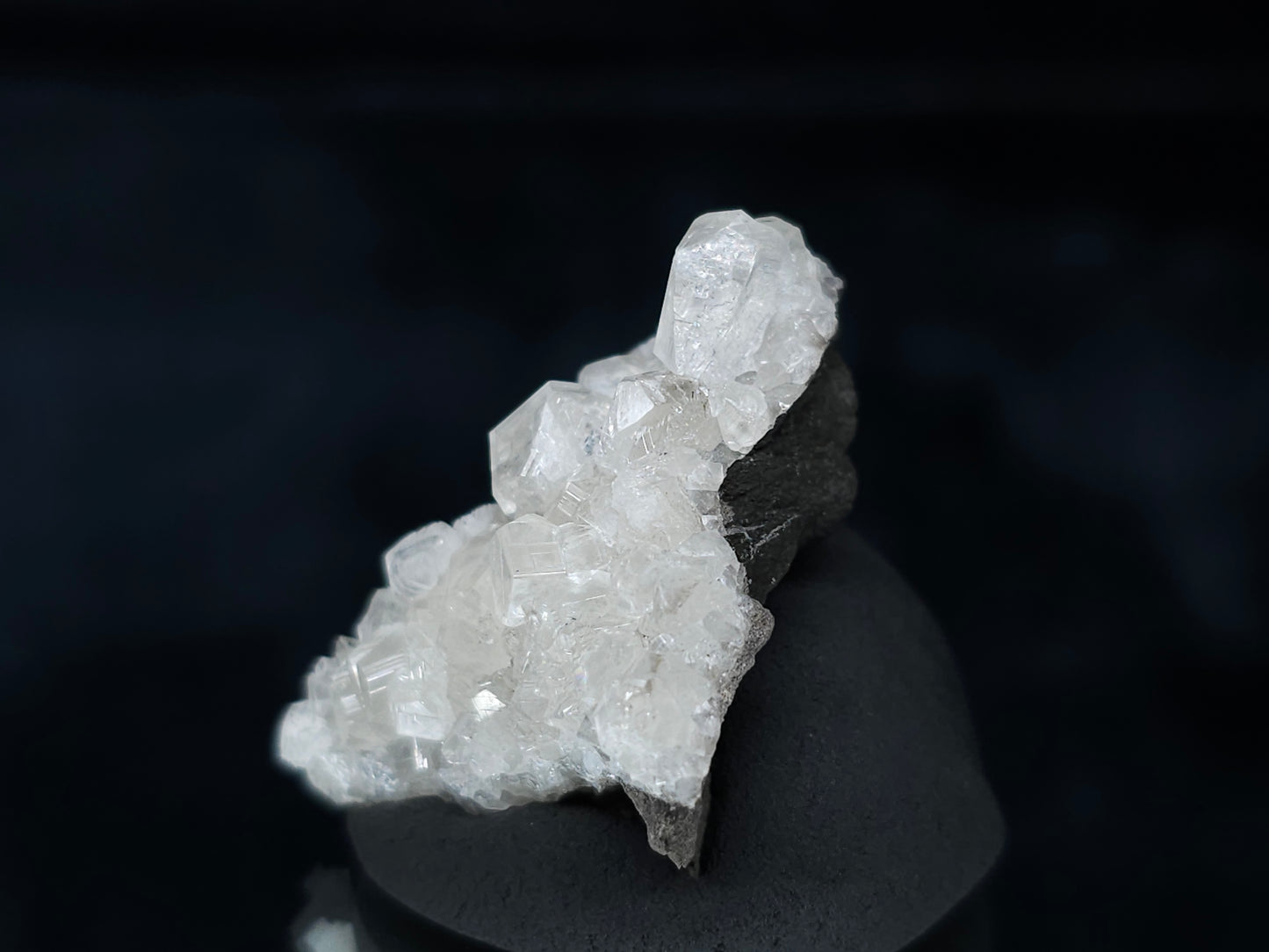 #33630 Super clear Nailhead Spar Calcite tiny cluster