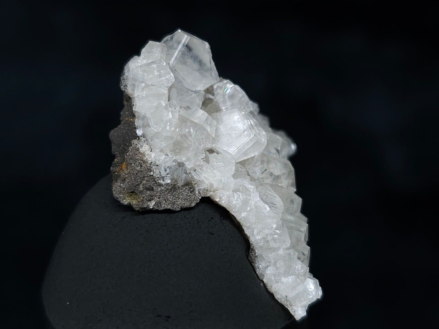 #33630 Super clear Nailhead Spar Calcite tiny cluster