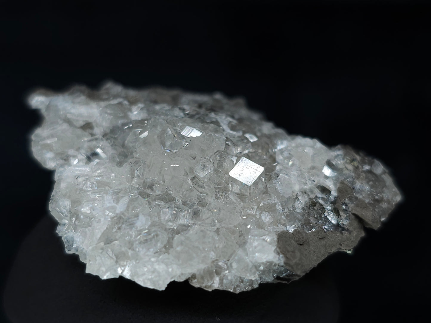 #33631  Super clear Nailhead Spar Calcite tiny cluster