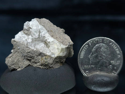 #33632 Super clear Nailhead Spar Calcite tiny cluster