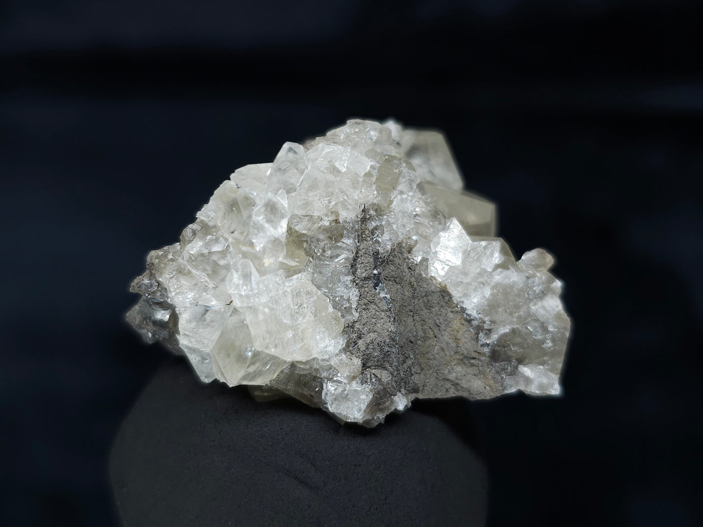 #33633 Super clear Nailhead Spar Calcite tiny cluster