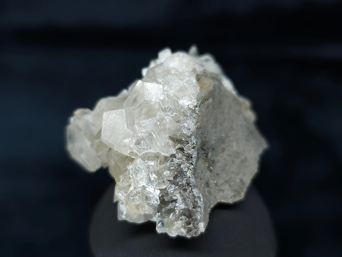 #33633 Super clear Nailhead Spar Calcite tiny cluster