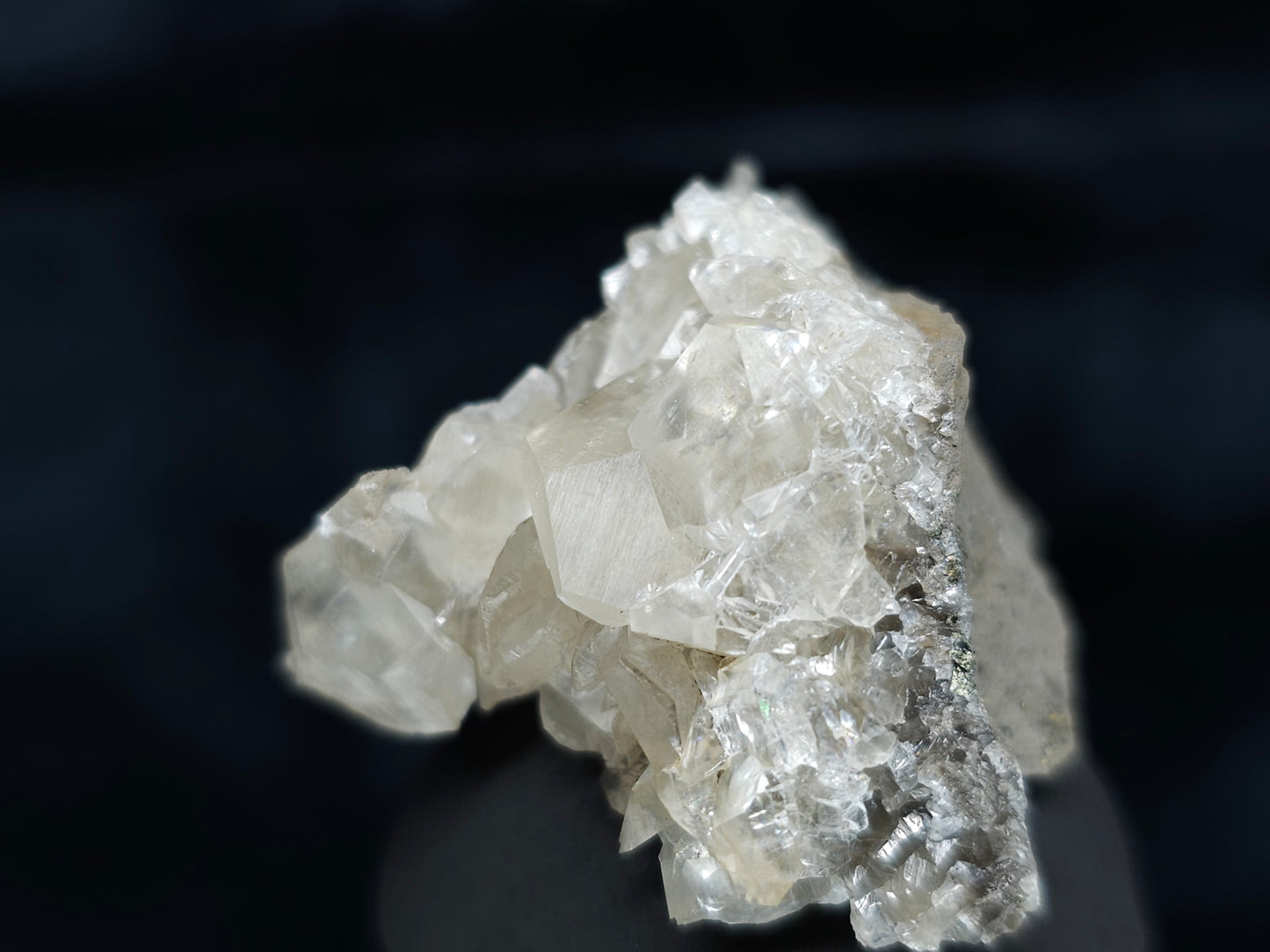 #33633 Super clear Nailhead Spar Calcite tiny cluster