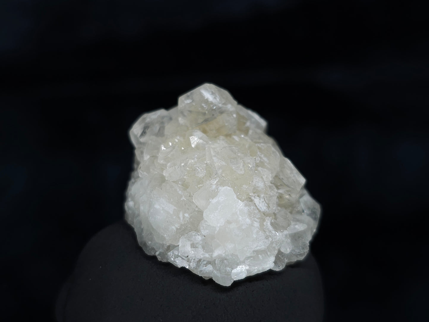 #33634 Super clear Nailhead Spar Calcite tiny cluster