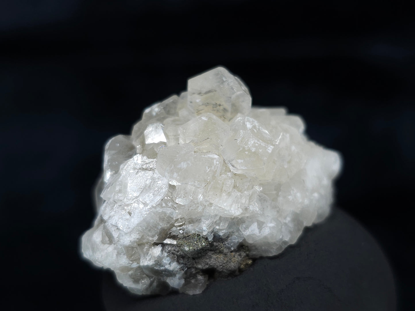 #33634 Super clear Nailhead Spar Calcite tiny cluster
