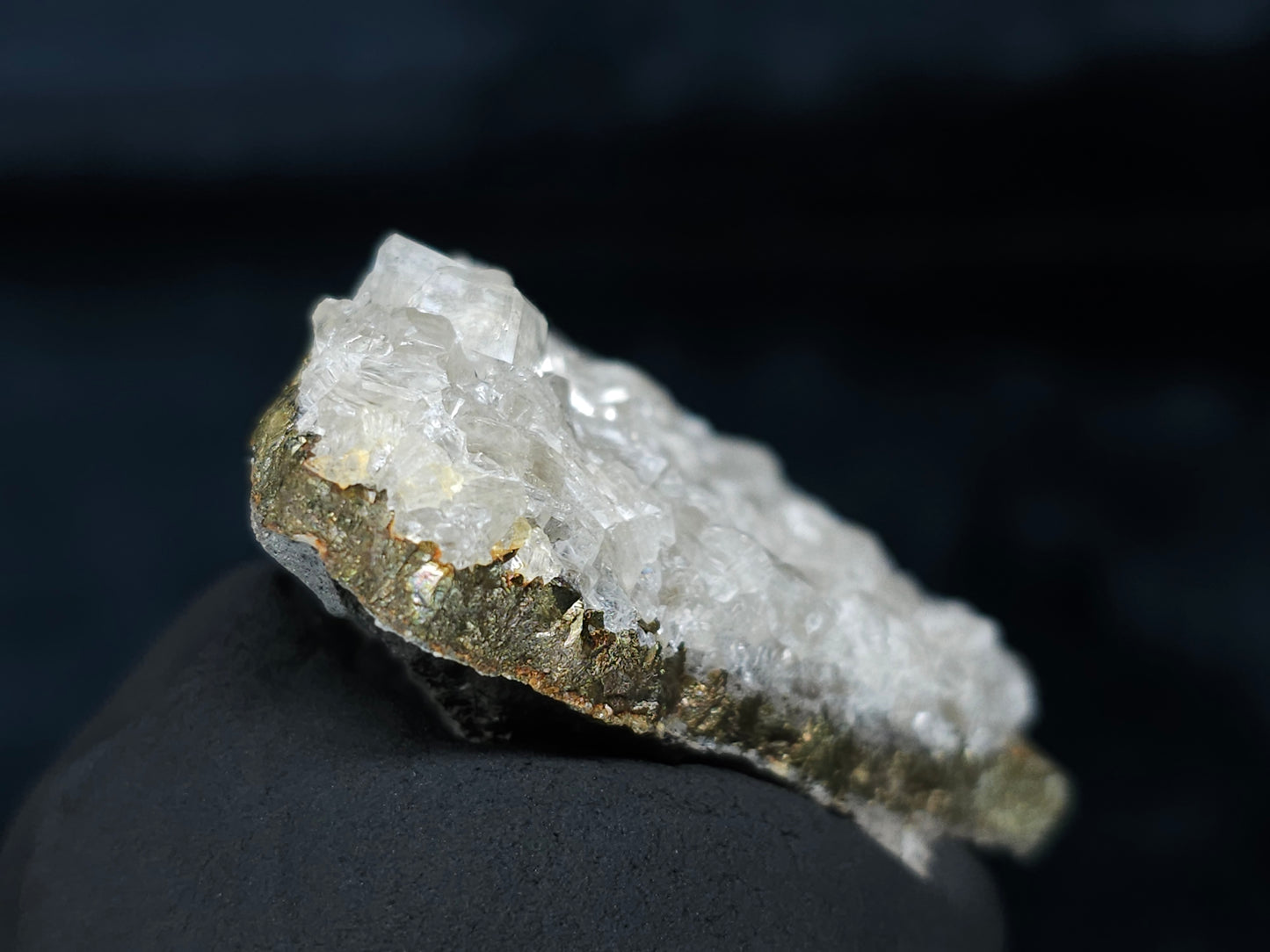 #33635 Super clear Nailhead Spar Calcite tiny cluster and Chalcopyrite ore and multiple small fossils in the matrix